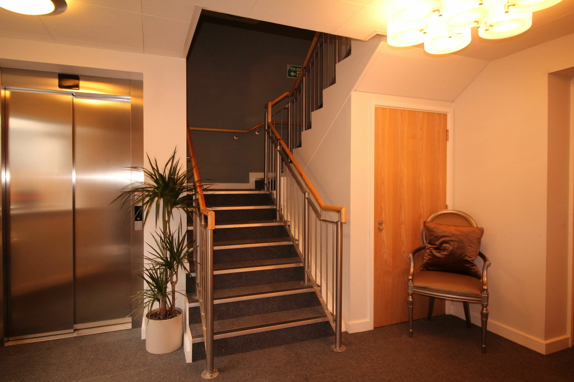 Lux Living Apartments - Florian House Кембридж Экстерьер фото